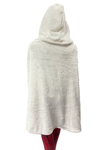 Manta de playa de franela de poliéster de microfibra de punto de un lado con capucha adjunta Vestido de estilo liso usable - Product Image 4