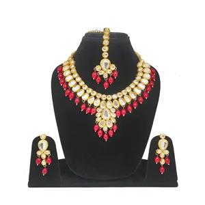 Ensemble de collier Kundan rouge perlé Meenakari en laiton plaqué or, bijoux fins avec perles et diamants pour mariage ou cadeau - Product Image 1