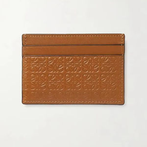 Portefeuille en cuir propre et élégant adapté aux hommes à la recherche d'un design minimal avec une capacité de stockage de cartes maximale - Product Image 1