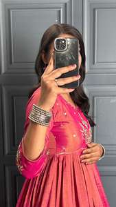 Kurta/Kurti de Diseño para Mujer, Estilo Bollywood, Tela de Doble Tono con Bordado de Lentejuelas y Diseño Calado - Product Image 2