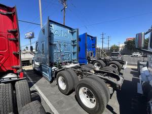 Camión Semirremolque Freightliner Cascadia 126 con Cabina Alta de 70 Pulgadas, Poco Kilometraje, 2021, Usado, en Venta a Nivel Mundial - Product Image 2