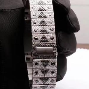 Lujo Totalmente Negro Blanco ICed out Reloj mecánico Movimiento de cuarzo Banda de acero inoxidable Blanco Negro Moissanite Diamond Display - Product Image 4