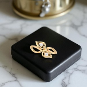 Bague élégante en argent avec feuille de Moissanite de 0.08 carats, E-F/VVS-VS, diamant taille ronde, serti de broches, faite pour elle - Product Image 2