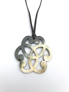 Colgante de Cuerno de Búfalo Natural, Joyería Étnica Hecha a Mano para Hombres y Mujeres - Product Image 2