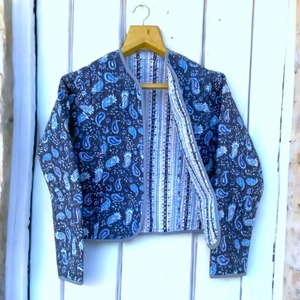 Manteau court Paisley bleu matelassé en coton indien fait à la main pour filles Jarkin Boho veste réversible manches longues veste d'hiver chaude - Product Image 3