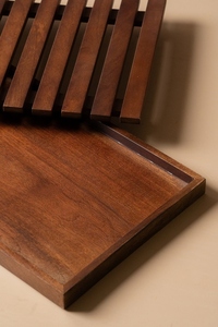 Plateau de service moderne en bois à lattes avec plateau supérieur amovible, plateau de présentation minimaliste pour café, thé et nourriture, pour la maison et l'hôtel - Product Image 4