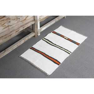 Tapis Kilim vintage 1,7x3,1 pi (51x94 cm), tapis turc blanc à imprimé animalier - Product Image 1