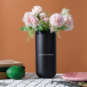 Vase floral en métal au design de luxe en forme de cylindre de couleur noire pour vase à fleurs décoratif de table de salle à manger à la maison - Product Image 3