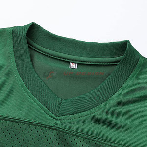 T-shirt en mesh pour homme, très tendance, design personnalisé sur toute la surface, respirant, couleur verte, séchage rapide, col en V. - Product Image 3