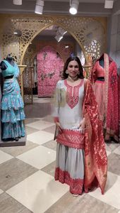 ชุดเดรส Sharara Dupatta แบบอินเดีย,ชุดเดรสผ้าไหมซาตินหนักสำหรับงานแต่งปักลายเสื้อผ้าราคาสมเหตุสมผล - Product Image 5