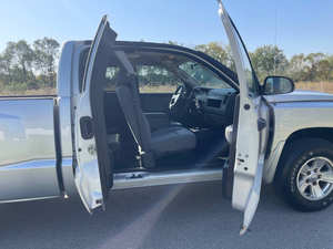 Auto Usado de Calidad a Precio Accesible, R-A-M Dak-ota ST 2011, Volante a la Izquierda - Product Image 4