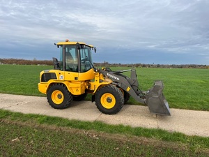 Volvo L30G 240Std Skid Steer Wheel Loader 1288 Hrs EPA Diesel Engine with Gearbox Pump Motor - Product Image 2