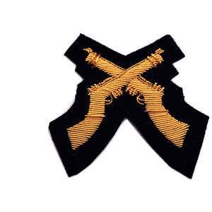 Insigne de club fait main de haute qualité lingot brodé et métal à coudre avec décoration en dentelle - Product Image 4