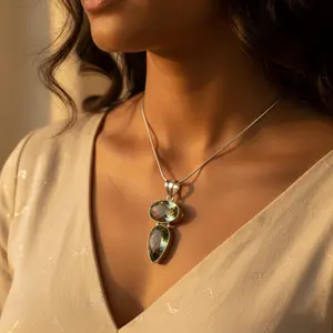 Colgante de Plata 925 con Amatista Verde para Mujer, Joyería Artesanal con Piedras Preciosas, Diamante Talla Esmeralda en Oro Rosa, Dije con Diseño de Dibujos Animados - Product Image 2