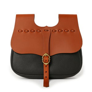 Pochette médiévale en cuir pleine fleur pour costume avec éléments de conception historiques, idéale pour les jeux de rôle et les événements Viking LARP - Product Image 1