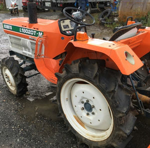 Mini tracteur Kubota L1802 Meilleure qualité Vente chaude Prix d'usine Équipement agricole pour la vente en gros à l'exportation - Product Image 1