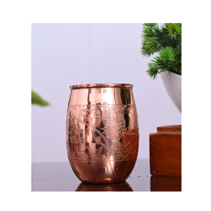 Mug en cuivre ayurvédique fabriqué à la main pour le bien-être et l'hydratation, offrant une qualité artisanale supérieure avec un design élégant et poli. - Product Image 4