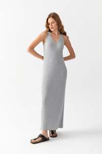 Vestido elegante de punto con cuello en V para mujer, sin mangas, transpirable, tejido de costilla, vestido de alta calidad, servicios OEM personalizables - Product Image 2