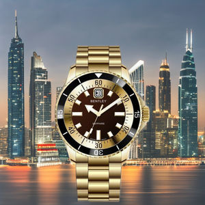 Montre à quartz moissanite polie associée à un cadran à chiffres arabes et à une finition en cristal pour un caractère vif - Product Image 4