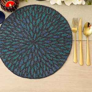 Napperon perlé Chargeur rond fait à la main pour salle à manger de luxe et décor de vacances Pièce unique perlé à la main, napperon, pendaison de crémaillère - Product Image 2