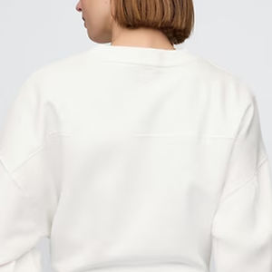 Sudadera Moderna para Mujer con Diseño Recortado, Mangas Largas y Hombros Caídos para un Ajuste Cómodo y Relajado, Diseño a Precio Económico - Product Image 5