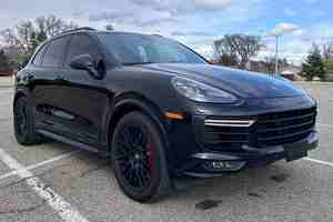 2024 GTS 400Ps เครื่องยนต์เบนซินแบบดูดอากาศธรรมชาติ ขับเคลื่อนสี่ล้อ แพ็คเกจพรีเมียม พลัส เกียร์อัตโนมัติ เบาะหนัง ล้อแม็ก R18 ยูโร 4 หลังคาซันรูฟแบบพาโนรามา - Product Image 4