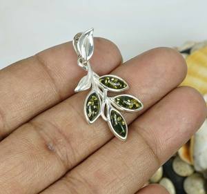 925 Plata de ley sólida Diseño de hoja de ámbar Báltico natural Colgante en forma de marquesa - Product Image 4