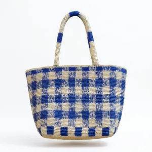 Bolso de Compras de Rafia Tejida con Diseño Geométrico Azul y Beige de ANA Madagascar, con Asa de Cuerda, Tamaño Mediano, para Uso Diario - Product Image 4