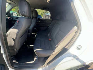 USADO 2023 Volante a la izquierda Bajo kilometraje Transmisión automática Asientos de cuero Sin accidentes y listo para enviar - Product Image 4