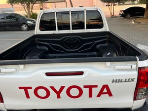 TOYOTA HILUX DOPPIA CABINA TOP GRAND TOURING 7 POSTI SUV LUXURY 4X4 USATO 2024 PRONTO PER L'ESPORTAZIONE CON CAMBIO AUTOMATICO - Product Image 6