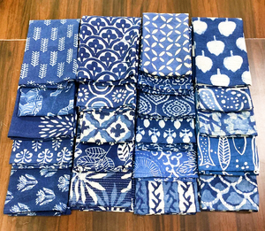 Juego de servilletas reutilizables con estampado de algodón azul índigo personalizado, lote al por mayor, diseño de impresión a mano, mezcla y combinación para uso doméstico, bodas - Product Image 6