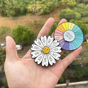 Ghim Ve Áo Xoay Tráng Men Thiết Kế Thời Trang Phong Cách Mới Theo Yêu Cầu Của Nhà Máy - Product Image 1