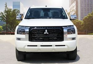 New/USED Mitsu bishi L200 SPORTERO GLS DIESEL MODEL Automatic transmission 5 seater - Product Image 3