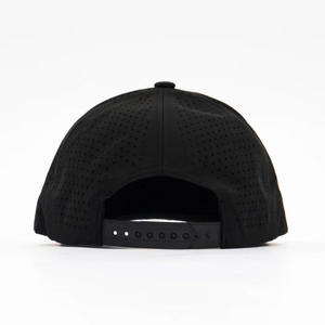 Gorra Trucker de 5 Paneles Estructurada con Parche de Goma Personalizado Perforado, de Alta Calidad, Impermeable, con Orificios Cortados con Láser, para Deportes, Venta al Por Mayor - Product Image 5