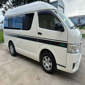 Expédition rapide Toyota Hiace Voitures d'occasion Frais et propres Assez utilisé Vitesse maximale sans accident en stock à vendre - Product Image 1