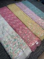 Tissu élégant de haute qualité idéal pour les robes de mariée, robes de soirée, fournisseur en gros d'Inde