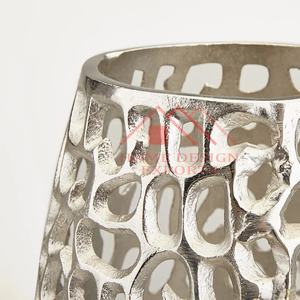 Mini florero de mesa de metal para sala de estar, jarrón de trompeta decorativo de forma ovalada de aluminio y metal de alta calidad, superventas - Product Image 4