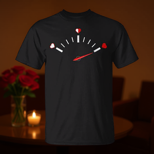 T-shirt « Jauge de Carburant Diesel » pour Lui ou Elle – Cadeau d'Amour pour la Saint-Valentin – Vêtement Promotionnel - Product Image 3