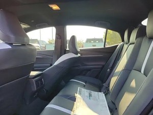 Berline à essence de taille moyenne 2025, transmission automatique, finition sport, 4 portes, 5 places, nouveau modèle de véhicule - Product Image 4