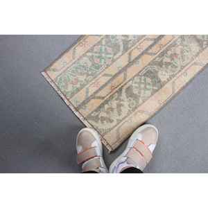 Tapis turc vintage en laine 1,4x4,7 pieds, écologique, patchwork marron et bleu avec envers en latex - Product Image 4