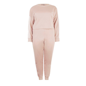 Ensemble de survêtement pour femme avec bandes latérales – Collection été 2023 – Tenue de sport abordable - Product Image 4