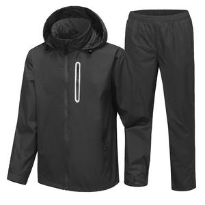 Trajes de lluvia impermeables al aire libre al por mayor para hombres con cuello con capucha transpirable personalizado ropa de lluvia traje de lluvia para hombres - Product Image 1