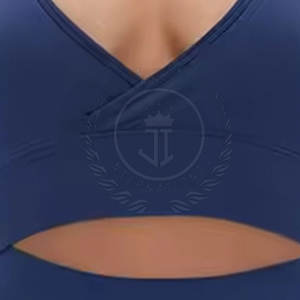 Débardeurs courts respirants surdimensionnés pour femmes, dos nageur, logo sur le devant, couleurs personnalisées, best-seller, nouveauté, fabriqué au Pakistan - Product Image 6