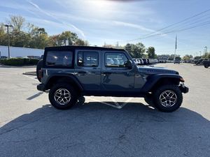 Nouvelle Arrivée Jeep Wrangler Rubicon Gris Propre 2024 Gauche R18 Diesel Automatique Occasion Toit Ouvrant Démarrage à Distance Sièges en Cuir Premium - Product Image 3