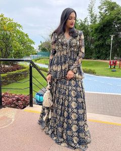 Collection de créateurs exclusifs Vêtements ethniques élégants Vêtements de festival imprimés floraux en rayonne Kurta Kurti Sharara Pantalon Dupatta Set - Product Image 3