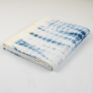 Nouvelle collection de tissus en coton bio imprimés à la main, tie-dye, blanc et bleu, idéal pour les robes et vêtements occidentaux - Product Image 1