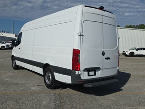 Sprinter 2500 2023, Furgoneta de Pasajeros con Techo Alto de 170 Pulgadas, Tracción Trasera, con Autonomía de 601-700 km, Potencia de 150-200 kW, Batería de 90-110 kWh - Product Image 3