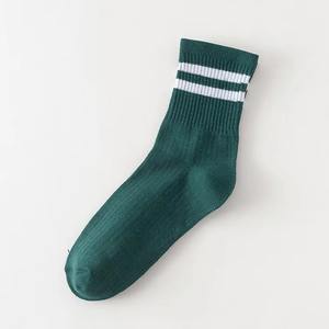 2024 Chaussettes de sport unisexes de haute qualité avec un design unique et un logo de broderie de couleur personnalisé toutes les saisons - Product Image 5