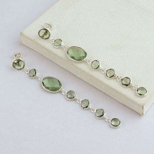 สีเขียวอ่อน