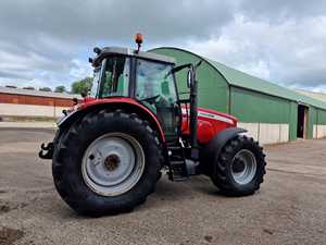 Tracteur agricole Massey Ferguson 6475 Dyna 6 roues motrices 145 CV 4x4 avec cabine fermée, équipement agricole d'occasion - Product Image 4
